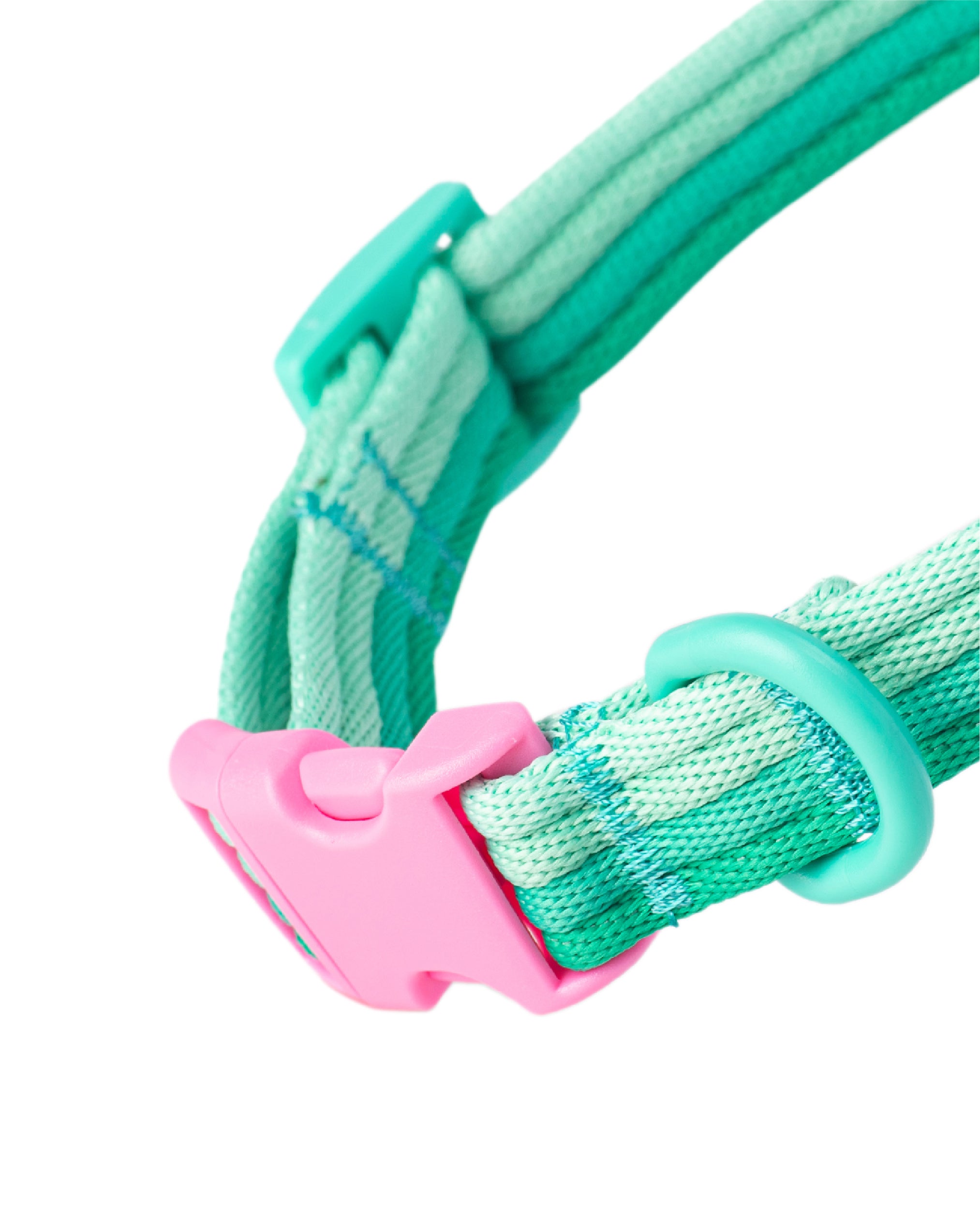 Marshmallow Dog Collar buckle detail – smooth pastel buckle and D-ring by MAYA