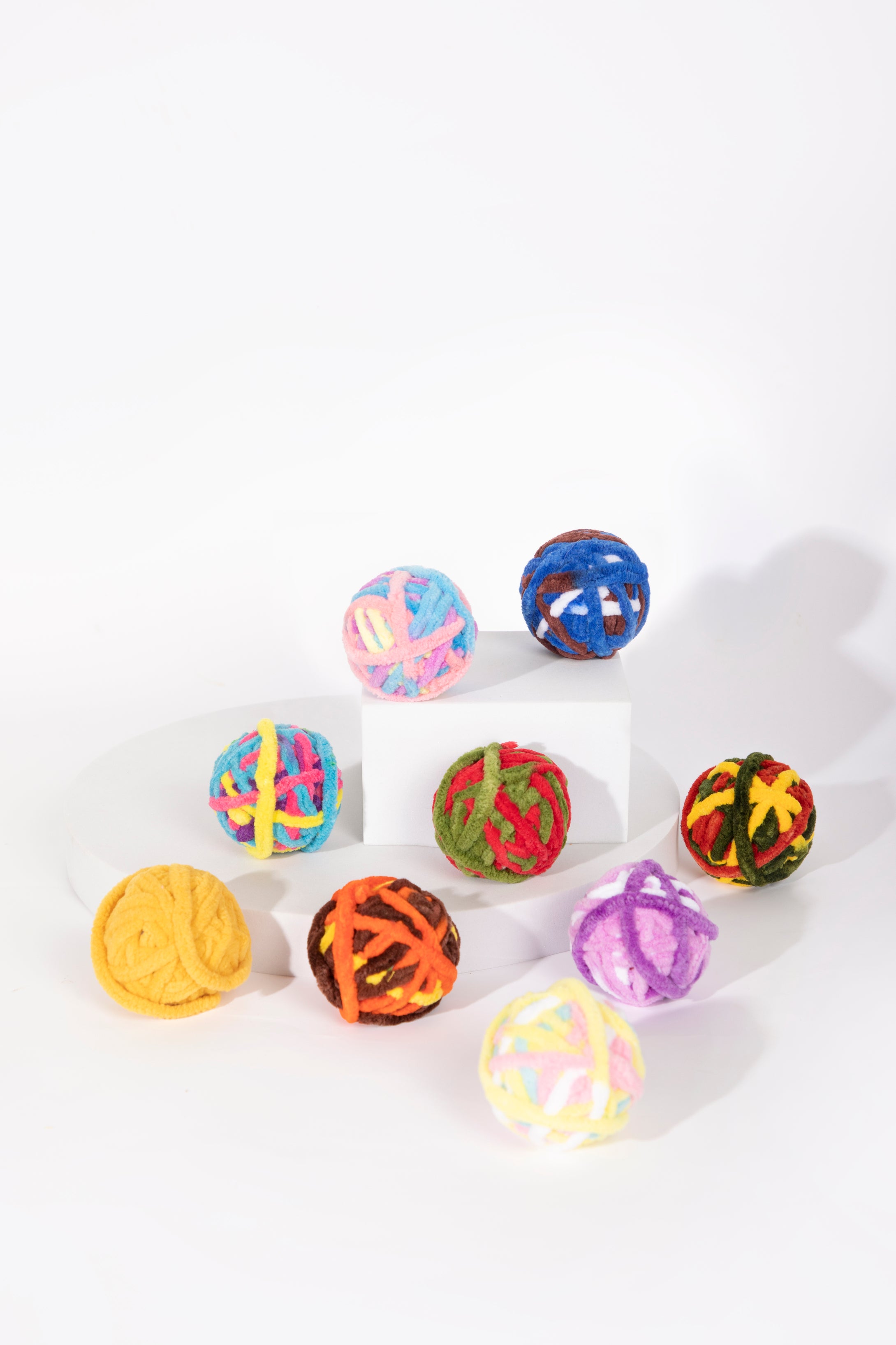 Fluffy Yarn Ball Toy for Cats