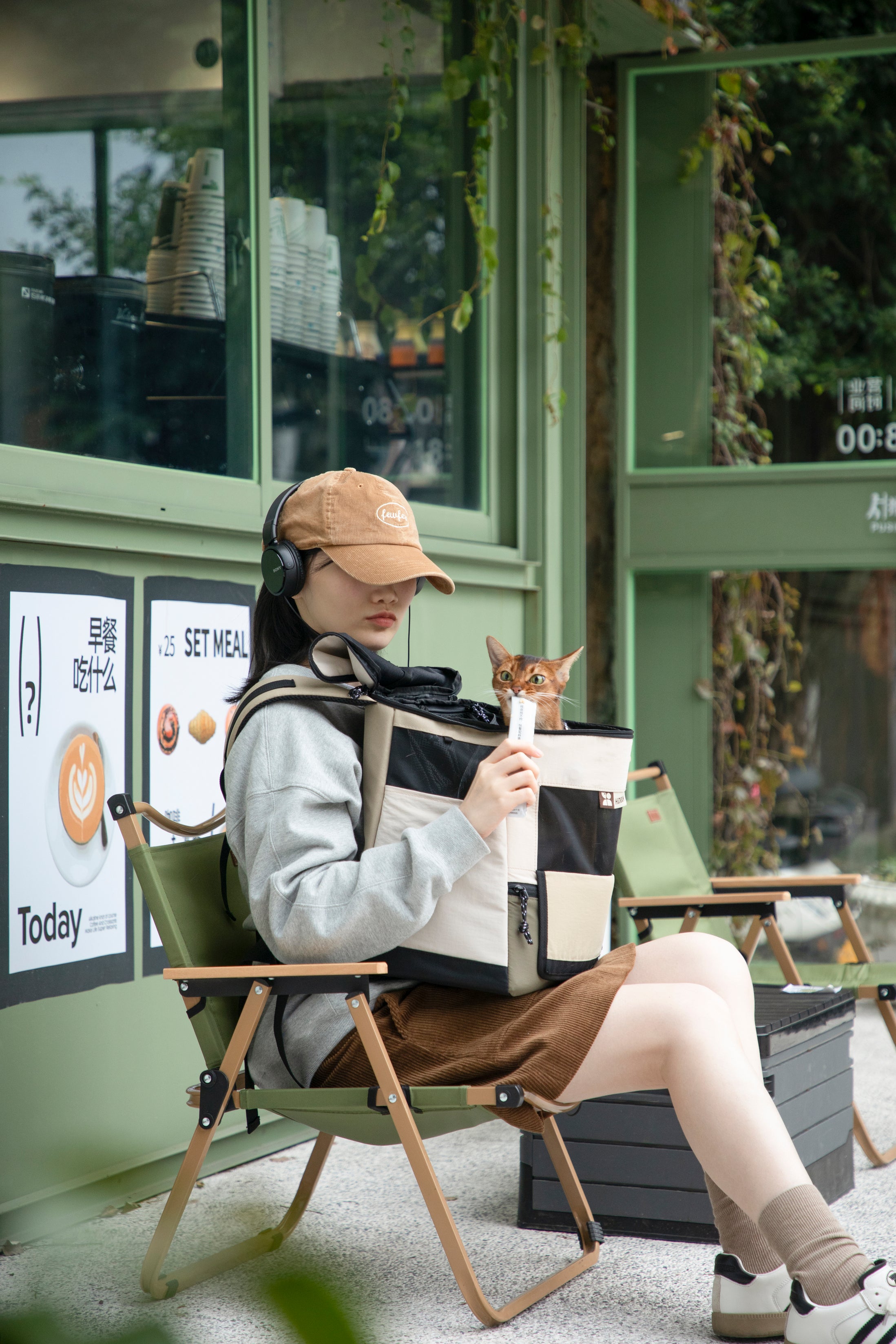 Reversible Tote-Style Pet Backpack