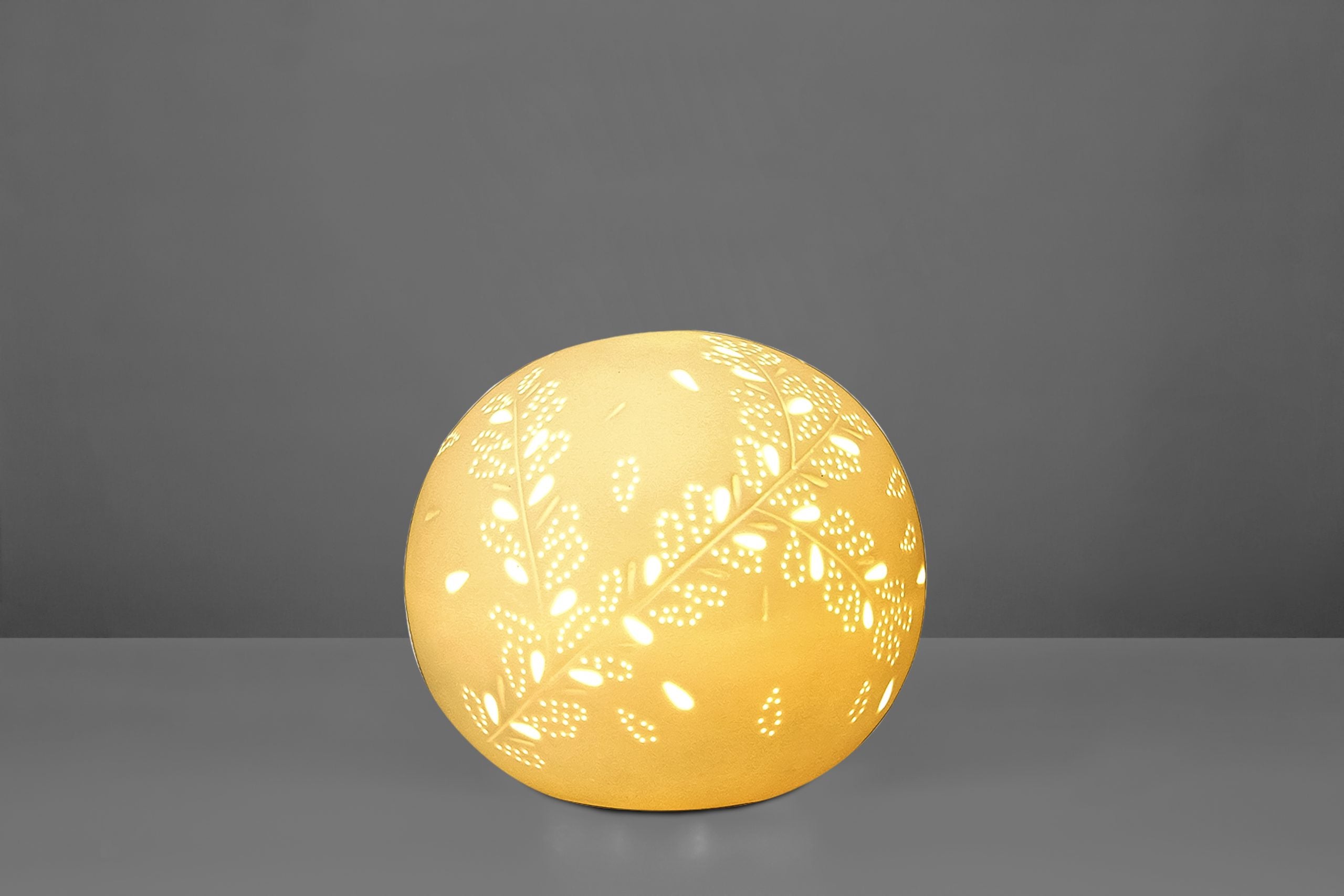 Golden Petals Sphere Ceramic Lamp