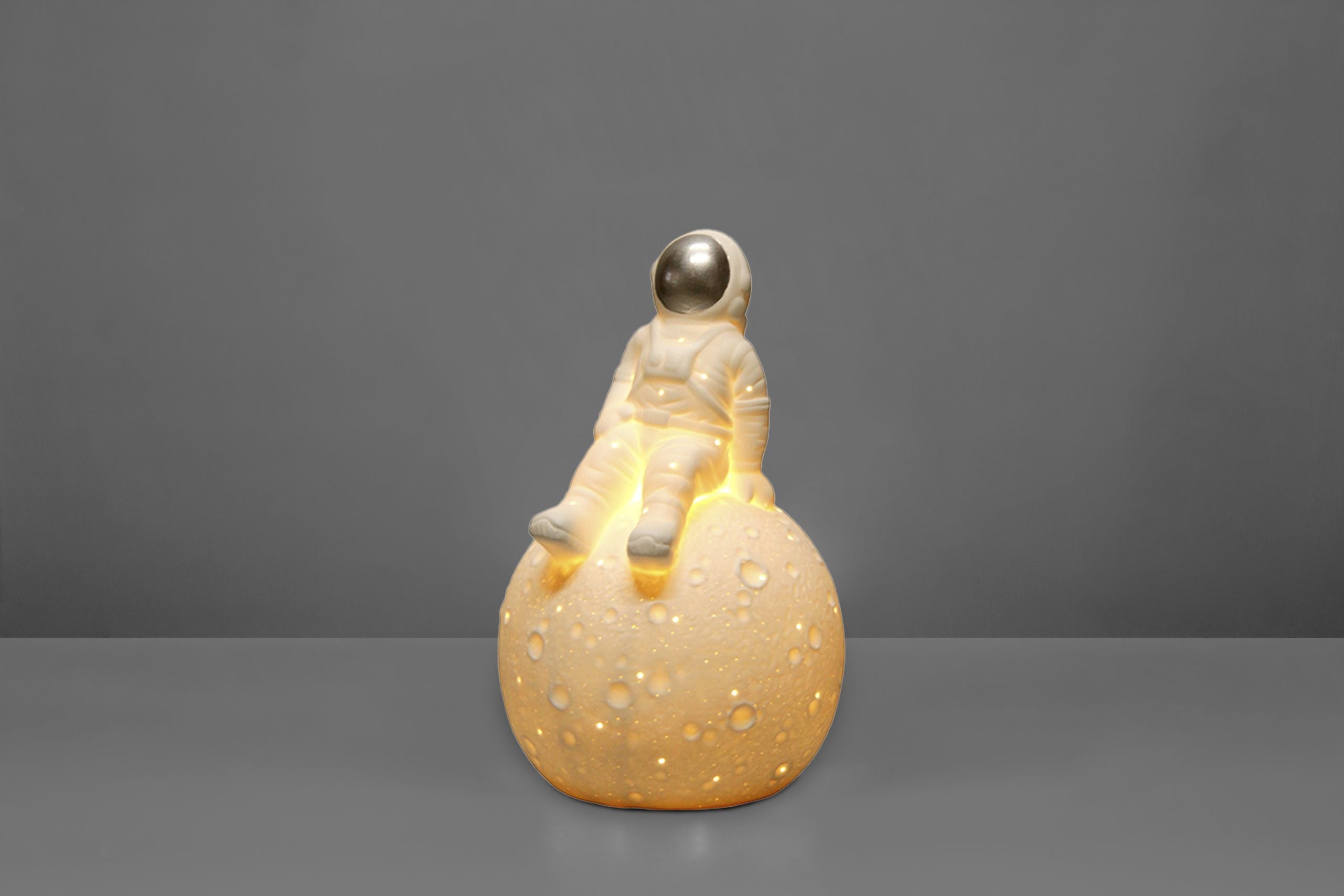 Astronaut Porcelain Table Lamp