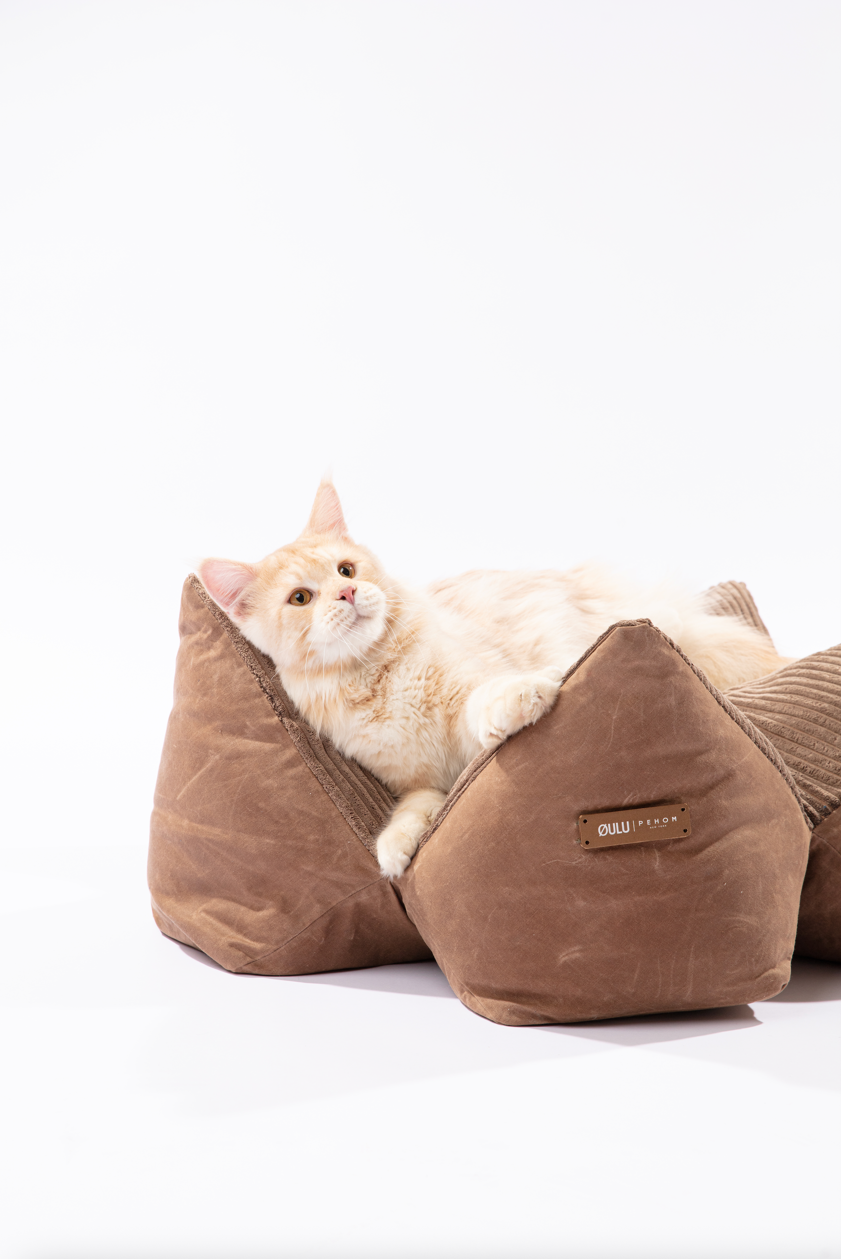 [OULU X Pehom] Cuddle Pet Pillow Bed - Canyon Brown
